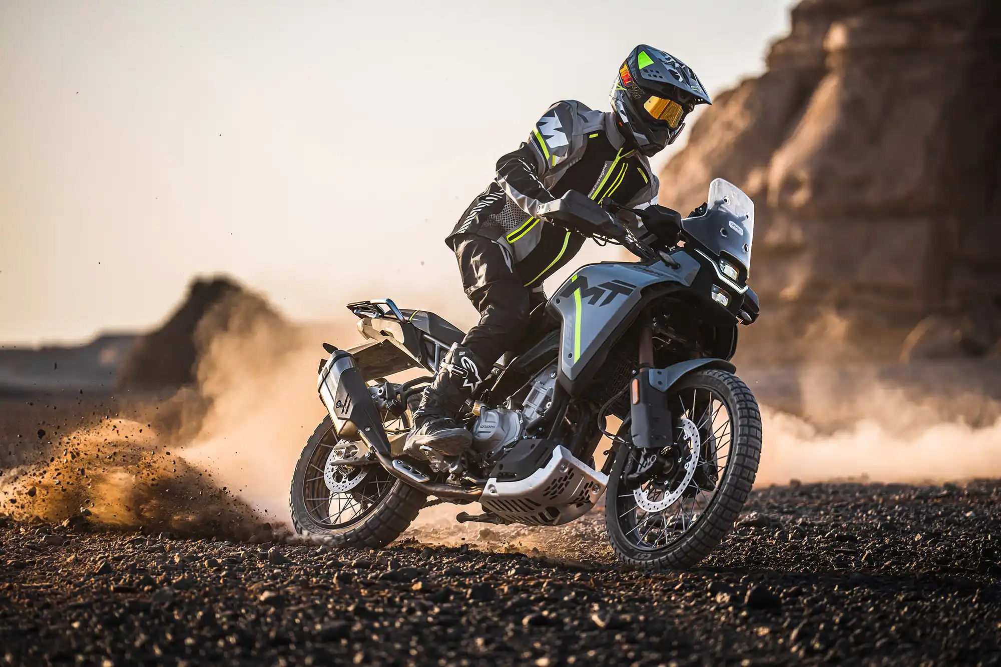 CFMOTO 450MT · Visuel de présentation
